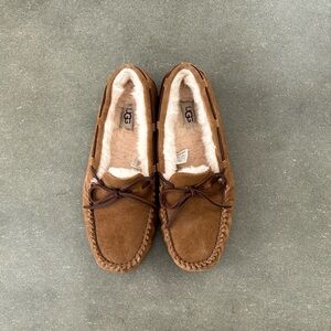 Women’s Ugg moccasins NWOT